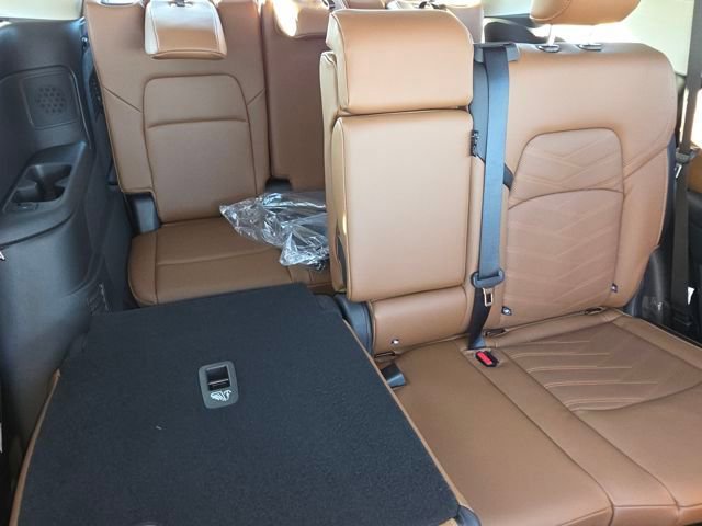 New 2025 Nissan Pathfinder Platinum w/ Cargo Package image 27