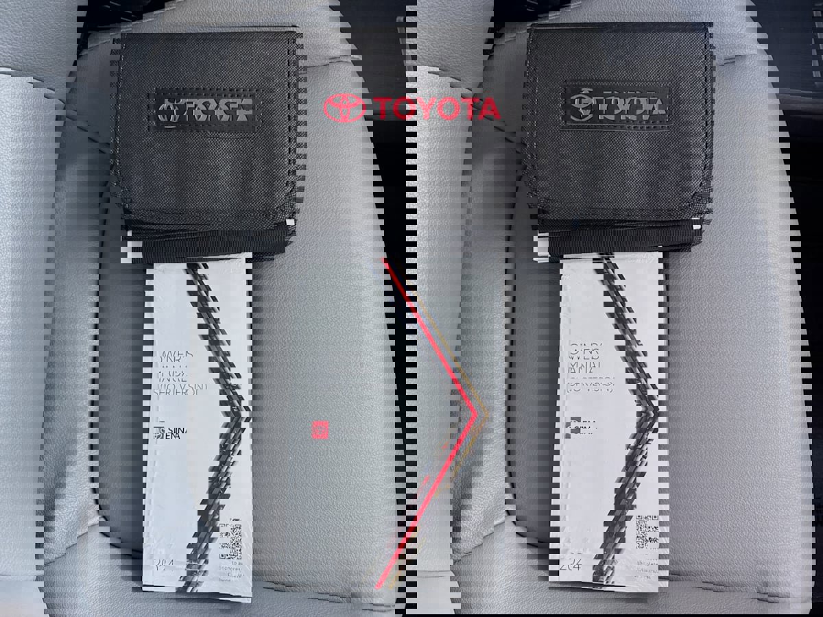 Used 2024 Toyota Sienna XLE image 41