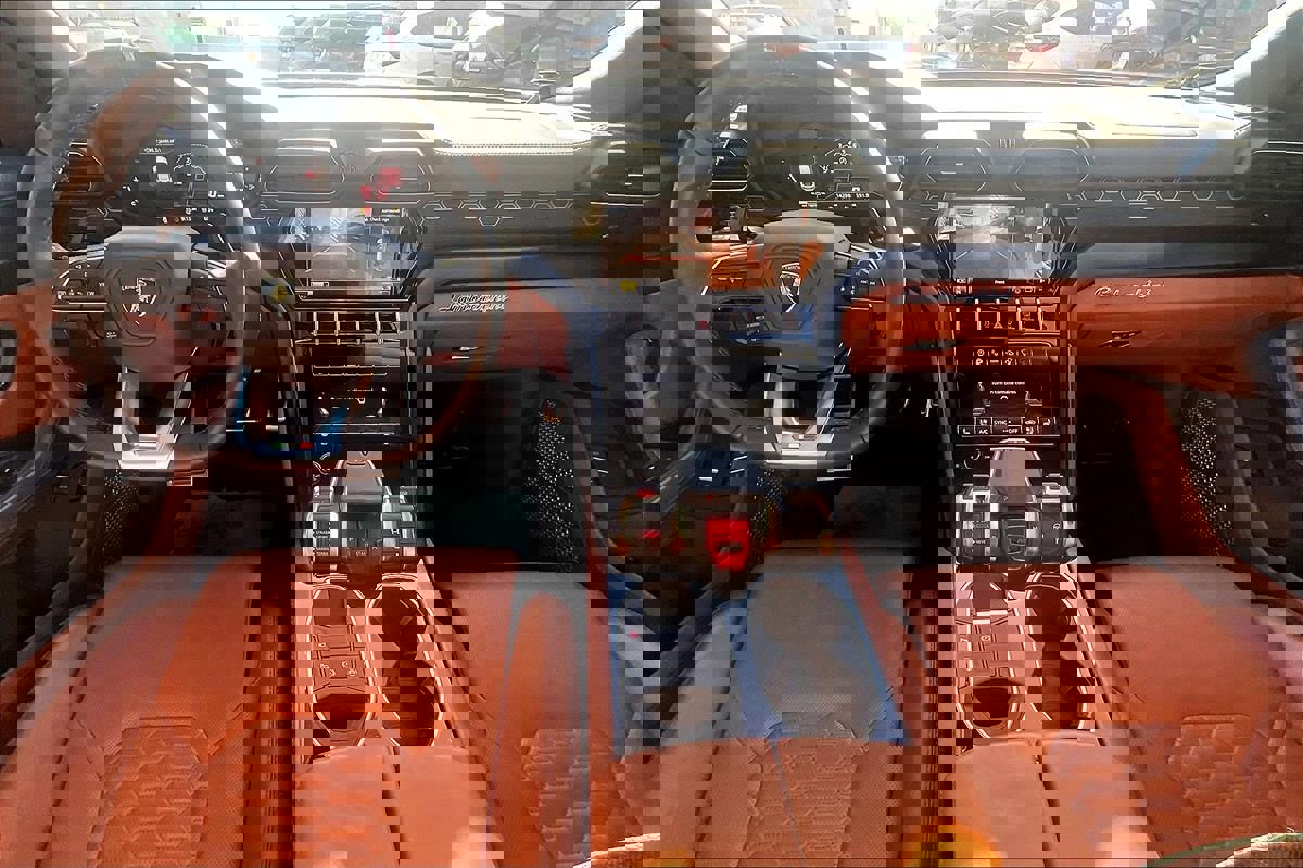 Used 2022 Lamborghini Urus image 19