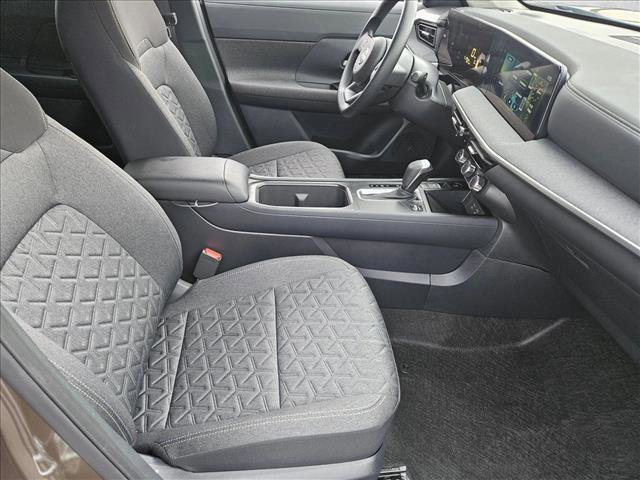 Used 2025 Nissan Kicks SV image 19