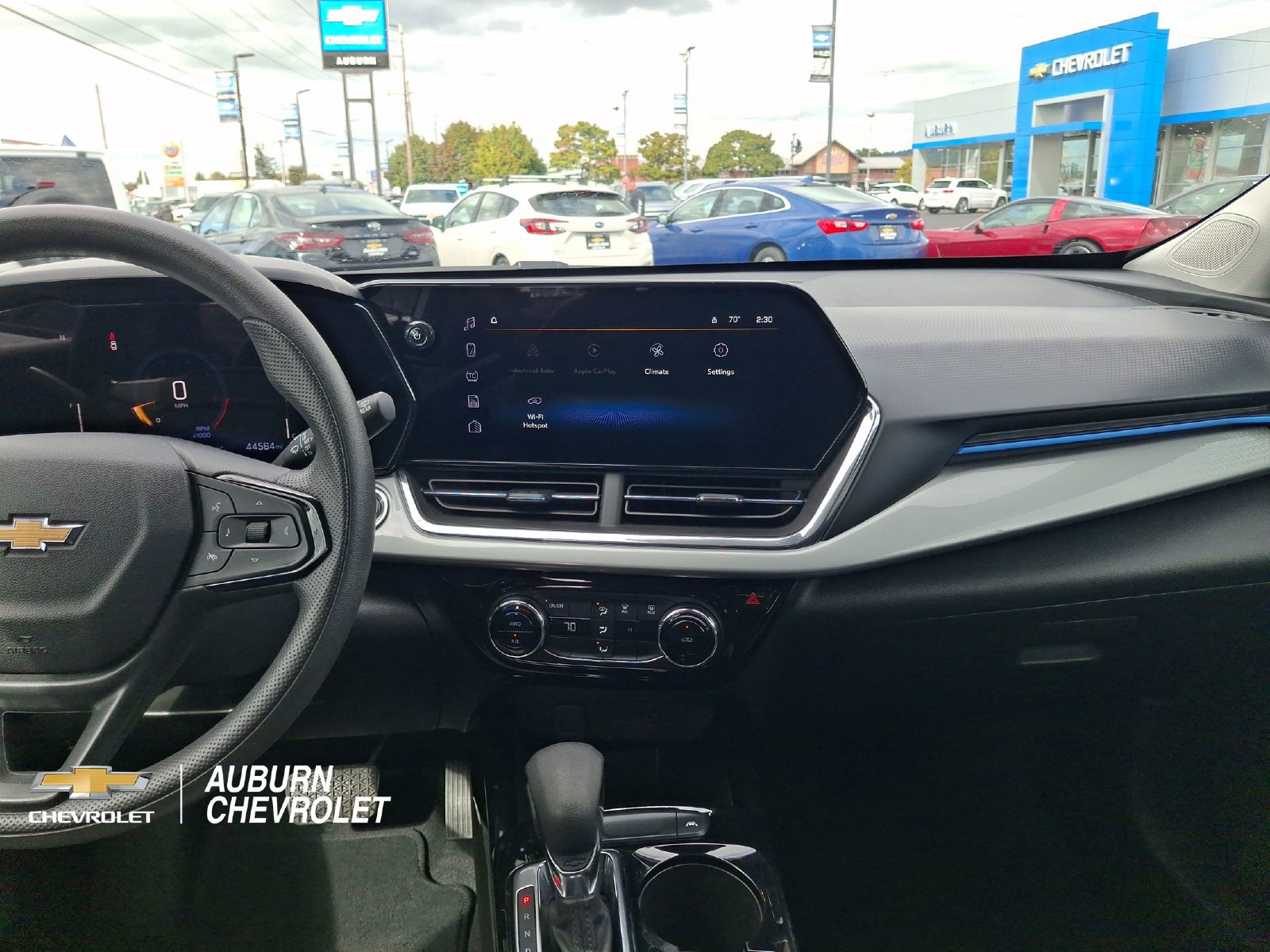 Used 2025 Chevrolet Trax LT FWD image 11