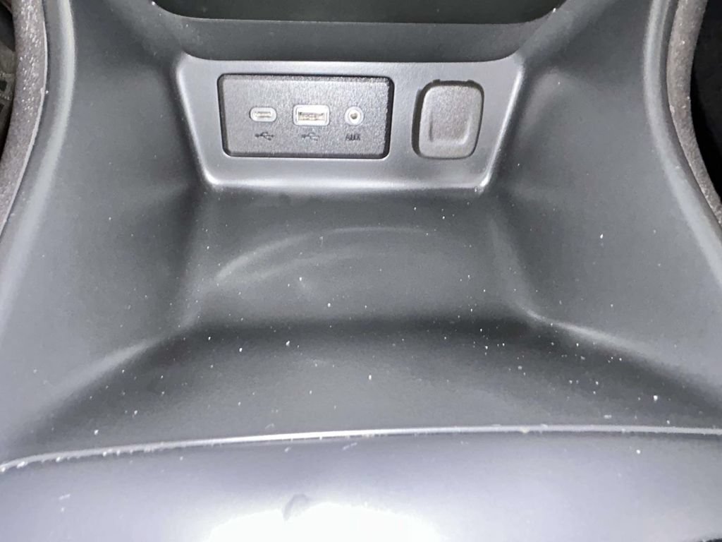 Used 2024 GMC Terrain SLE AWD/4WD image 18