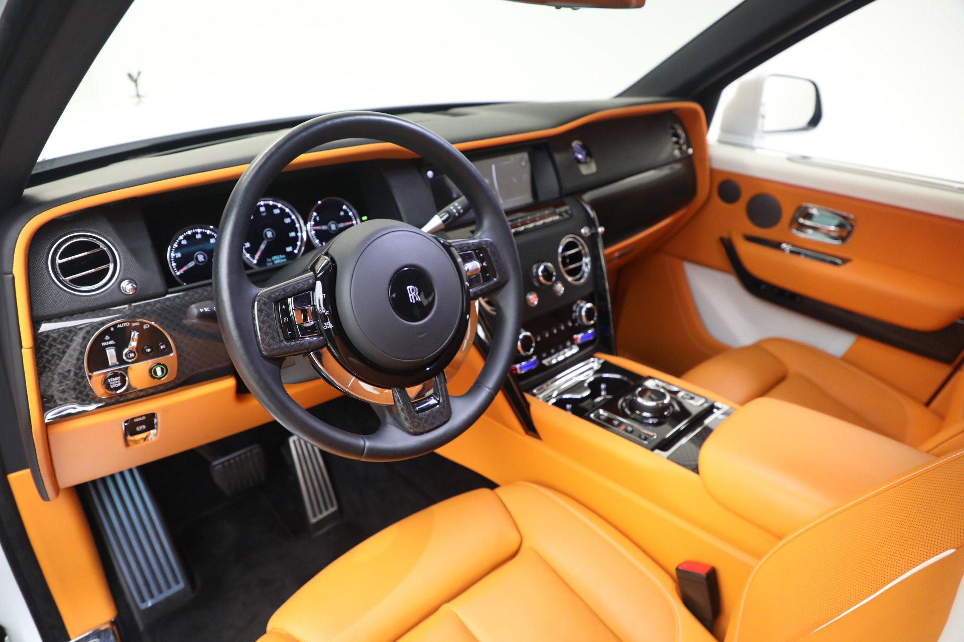 Certified 2022 Rolls-Royce Cullinan Black Badge image 17