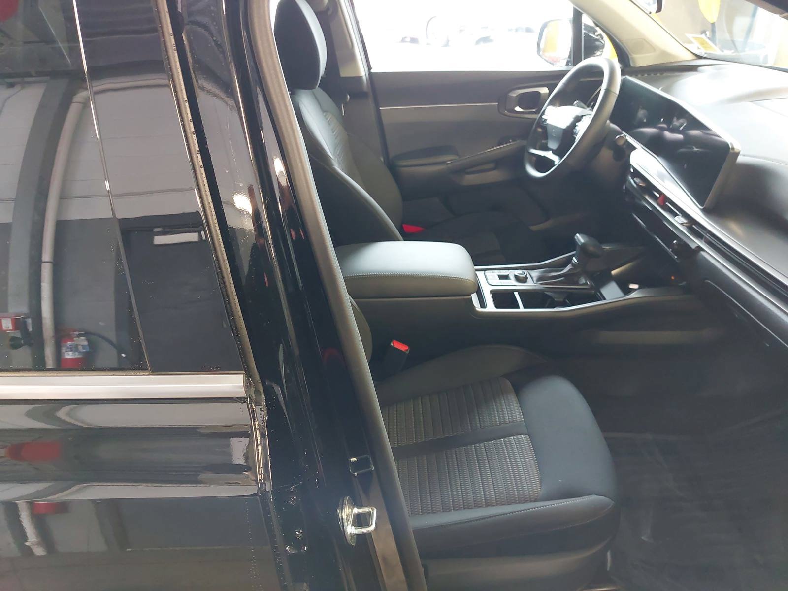 New 2026 Kia Sorento LX FWD image 10