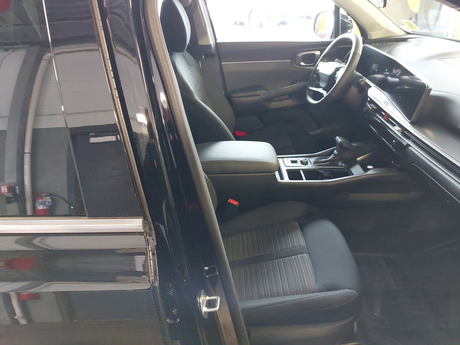 New 2026 Kia Sorento LX FWD image 10