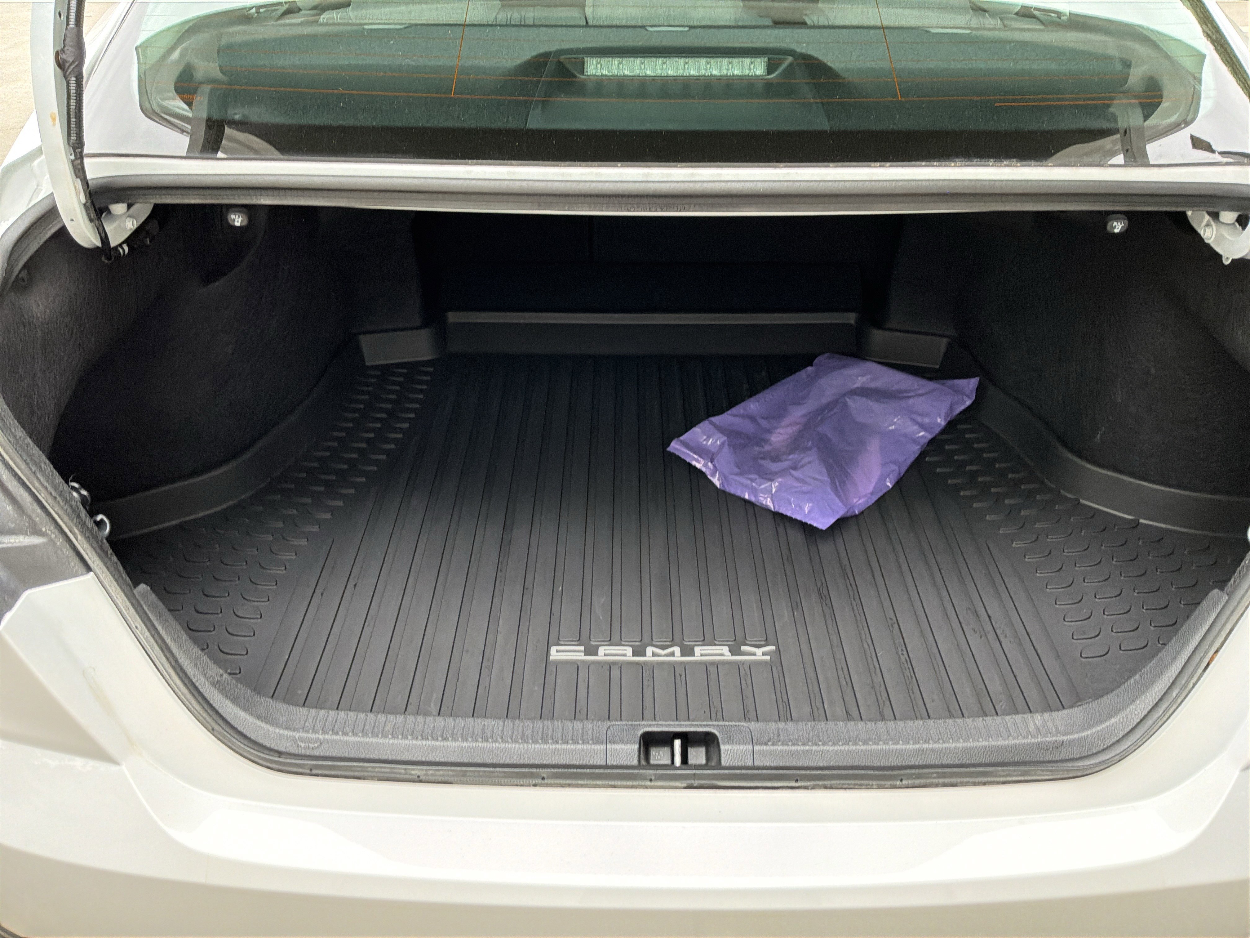 Used 2025 Toyota Camry LE FWD image 31