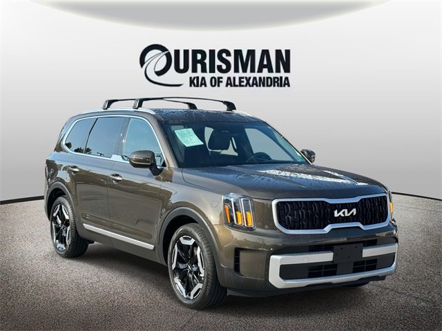 Used 2024 Kia Telluride EX w/ EX Captain's Chair Package image 1