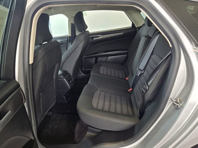 Used 2017 Ford Fusion SE w/ Fusion SE Technology Package image 15