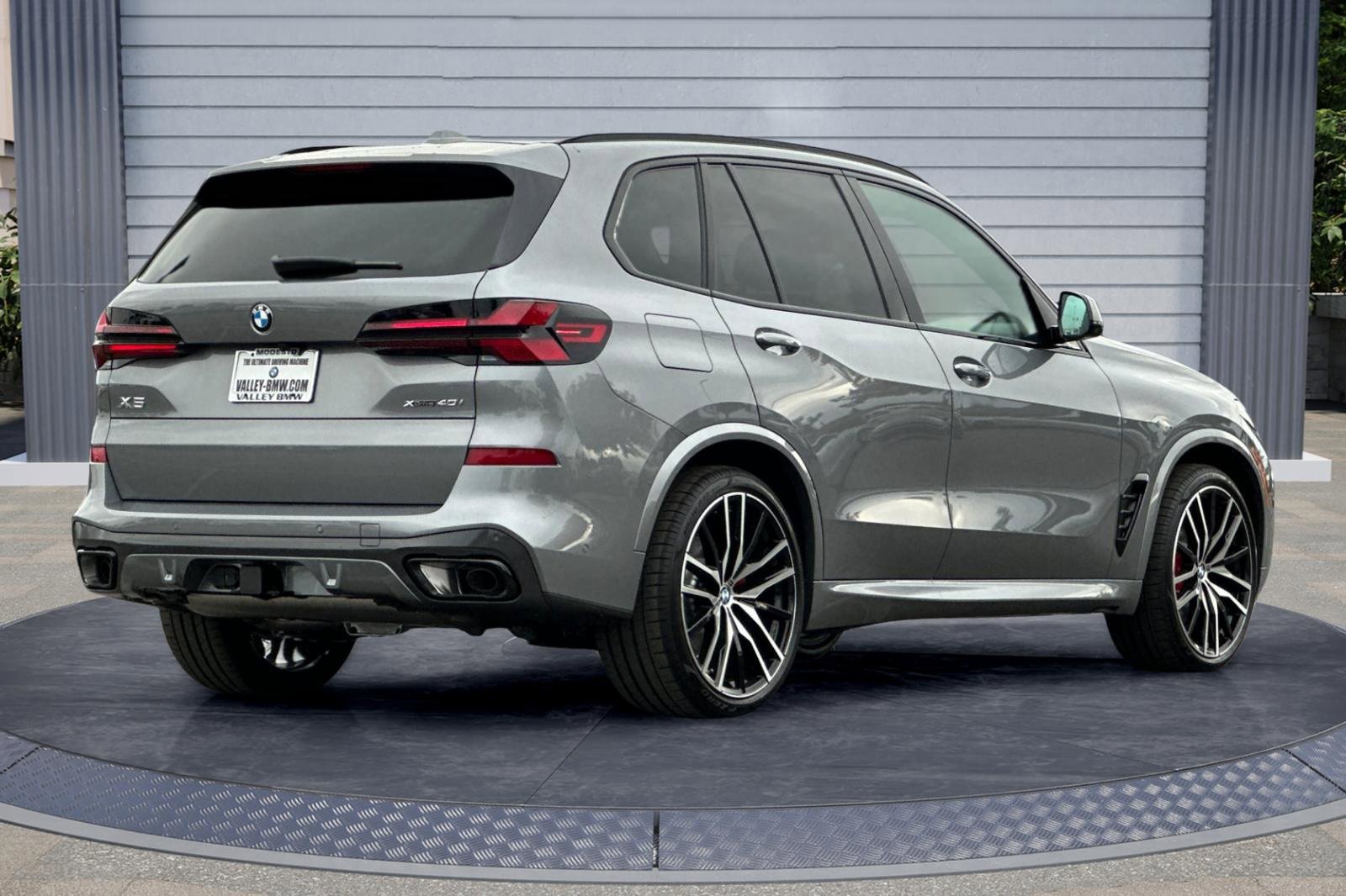 New 2026 BMW X5 xDrive40i w/ M Sport Package image 4