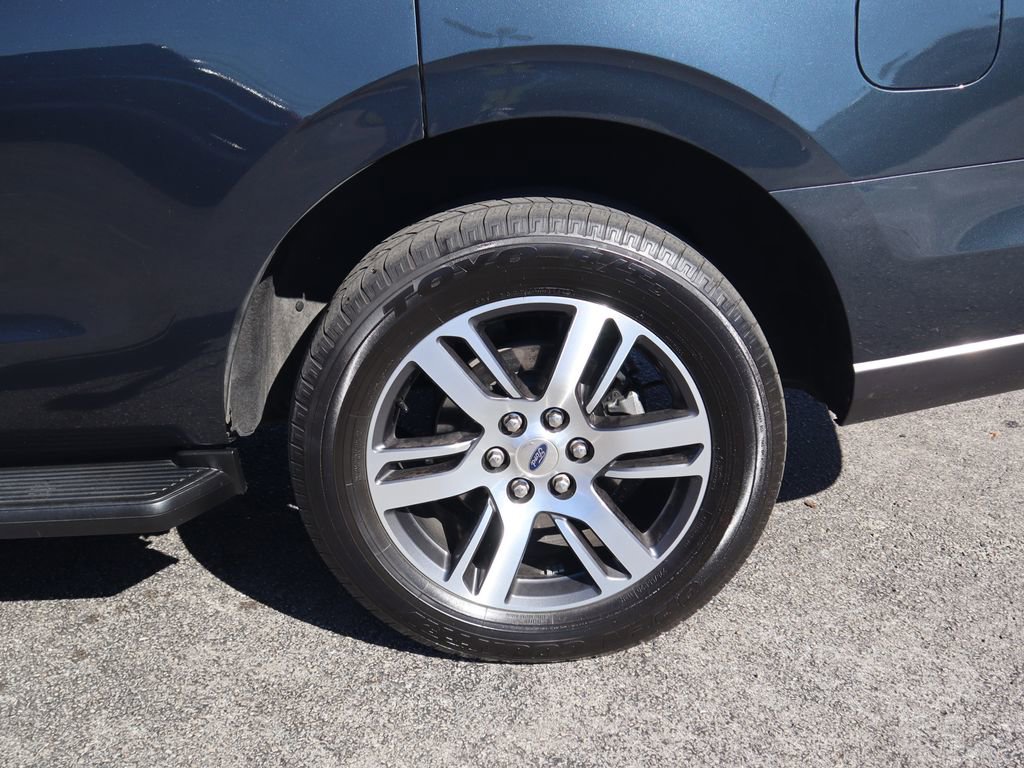 Used 2024 Ford Expedition Limited image 9