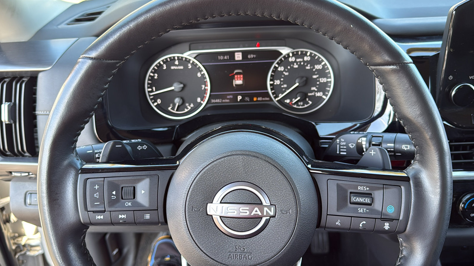 Certified 2023 Nissan Pathfinder SL w/ Black Appearance Package AWD/4WD image 9