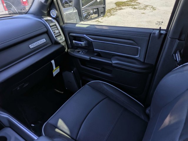 New 2026 RAM 2500 Laramie AWD/4WD image 17