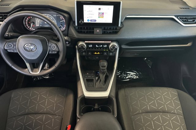 Certified 2025 Toyota RAV4 XLE w/ Convenience Package FWD image 17