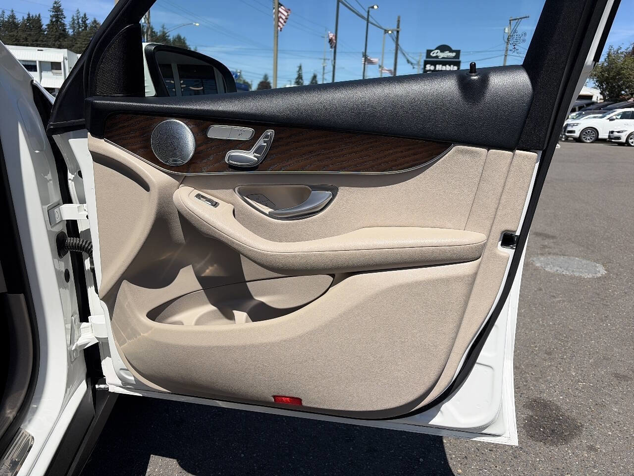 Used 2019 Mercedes-Benz GLC 300 4MATIC image 23