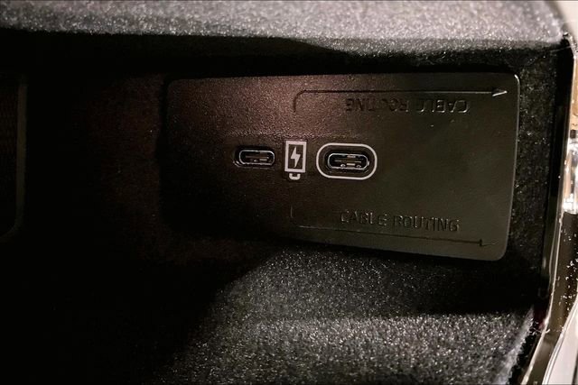 Certified 2024 Volvo XC90 B6 Ultimate w/ Protection Package Premier image 36