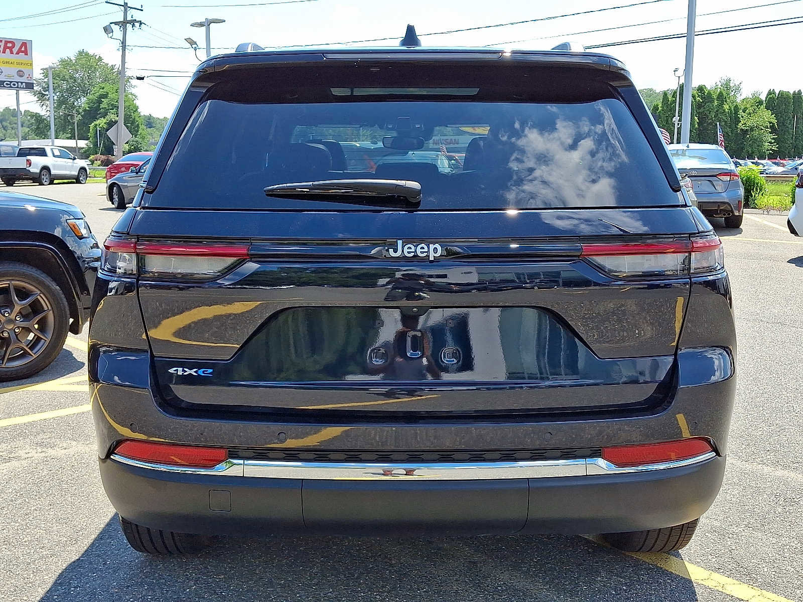 Used 2024 Jeep Grand Cherokee Limited 4xe image 6