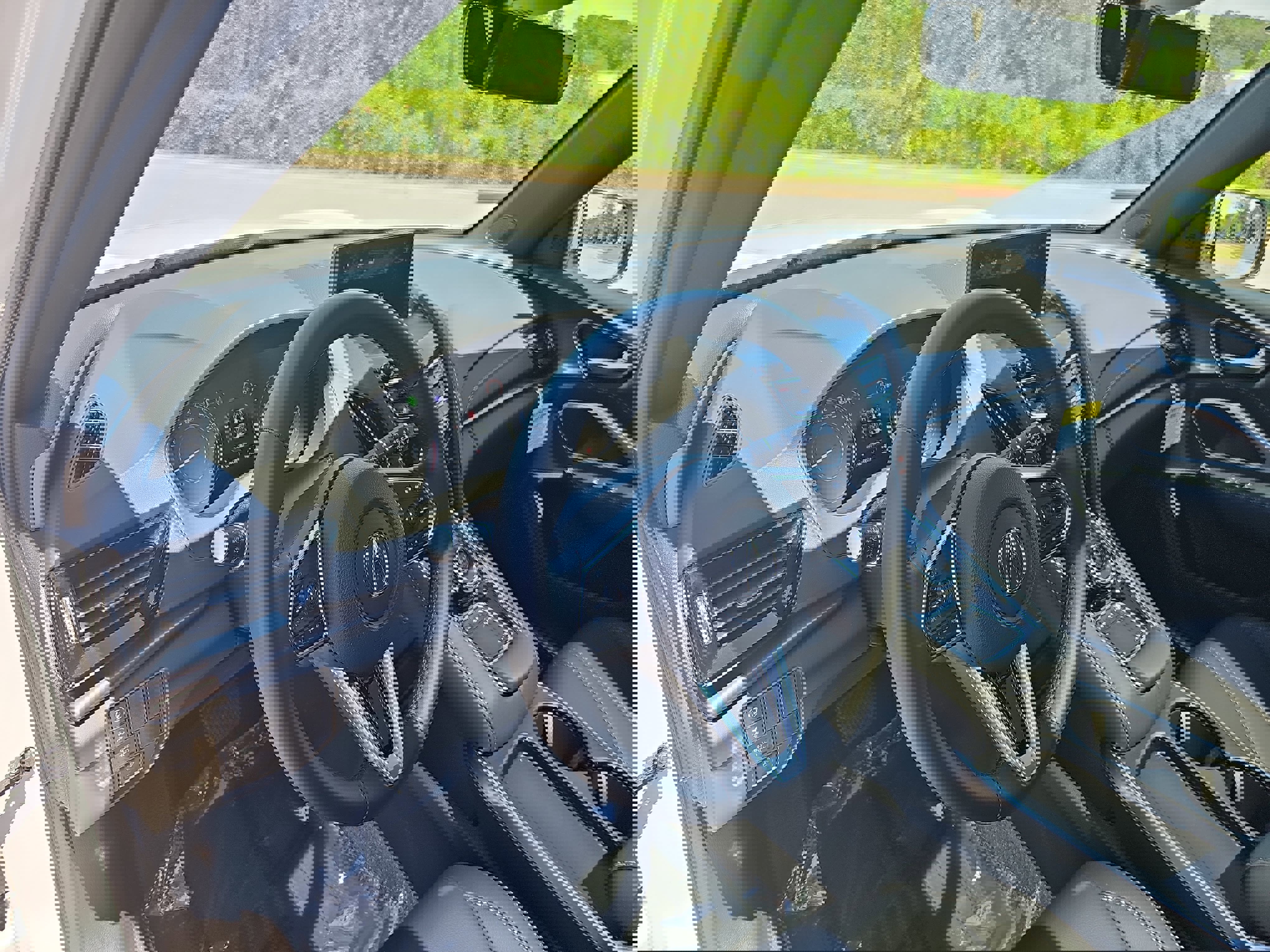 Used 2025 Acura RDX SH-AWD image 16