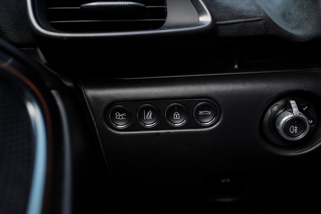 Used 2023 McLaren Artura image 29