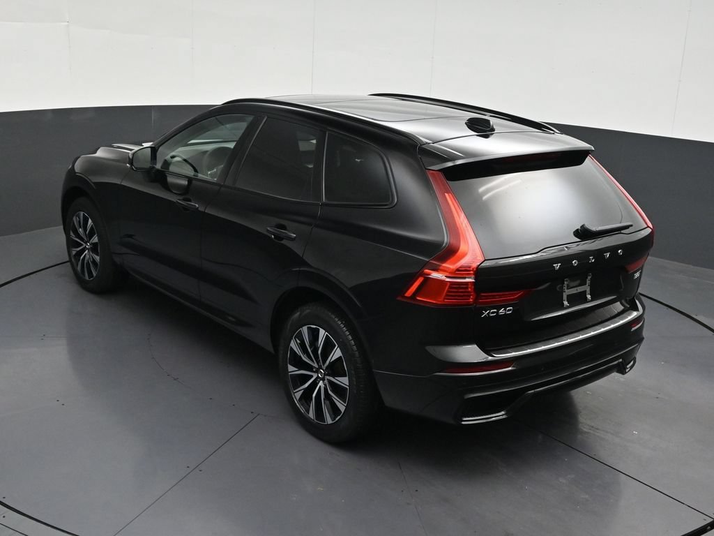 Used 2024 Volvo XC60 B5 Core w/ Protection Package Premier AWD/4WD image 17