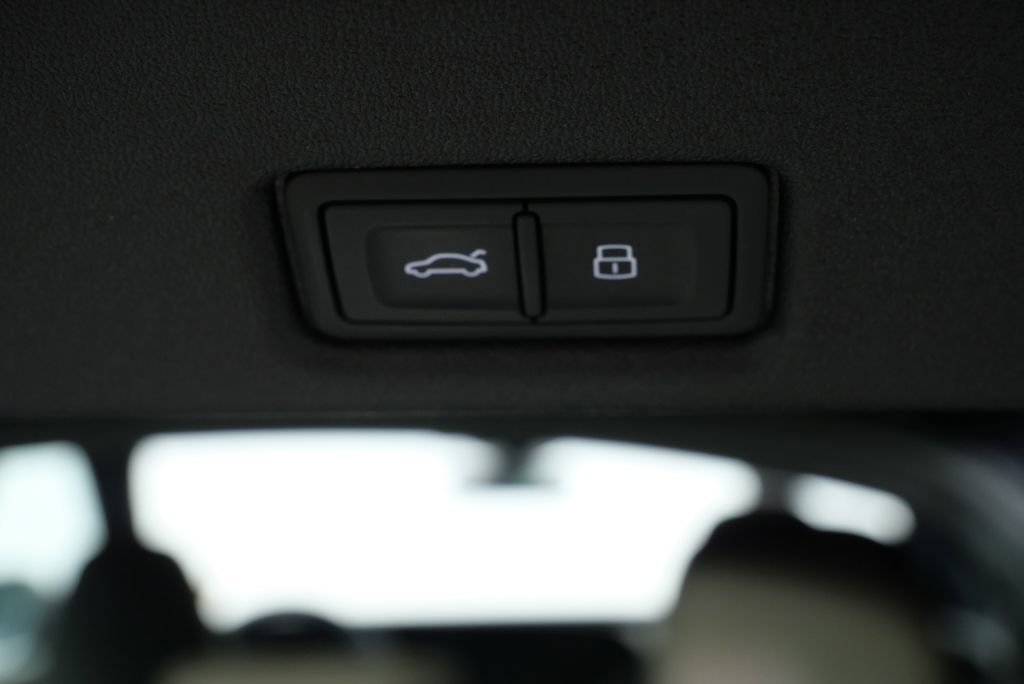 Used 2025 Audi Q5 Premium Plus w/ Premium Plus image 25