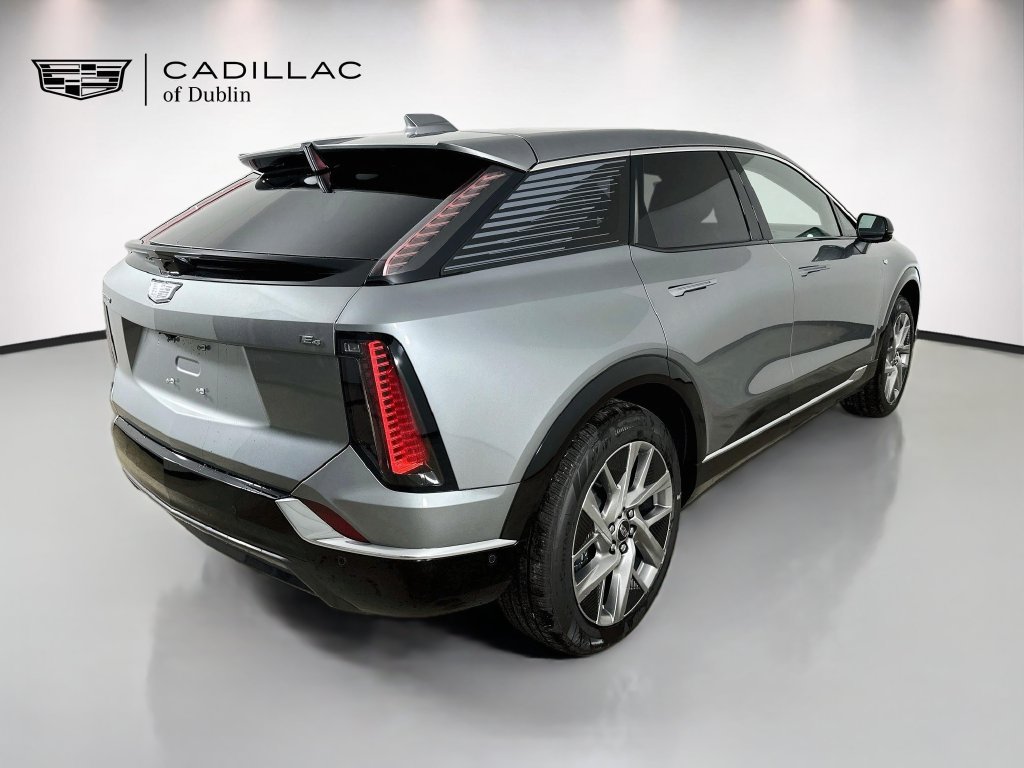 New 2027 Cadillac Optiq Luxury w/ LPO, Floor Liner Package AWD/4WD image 5