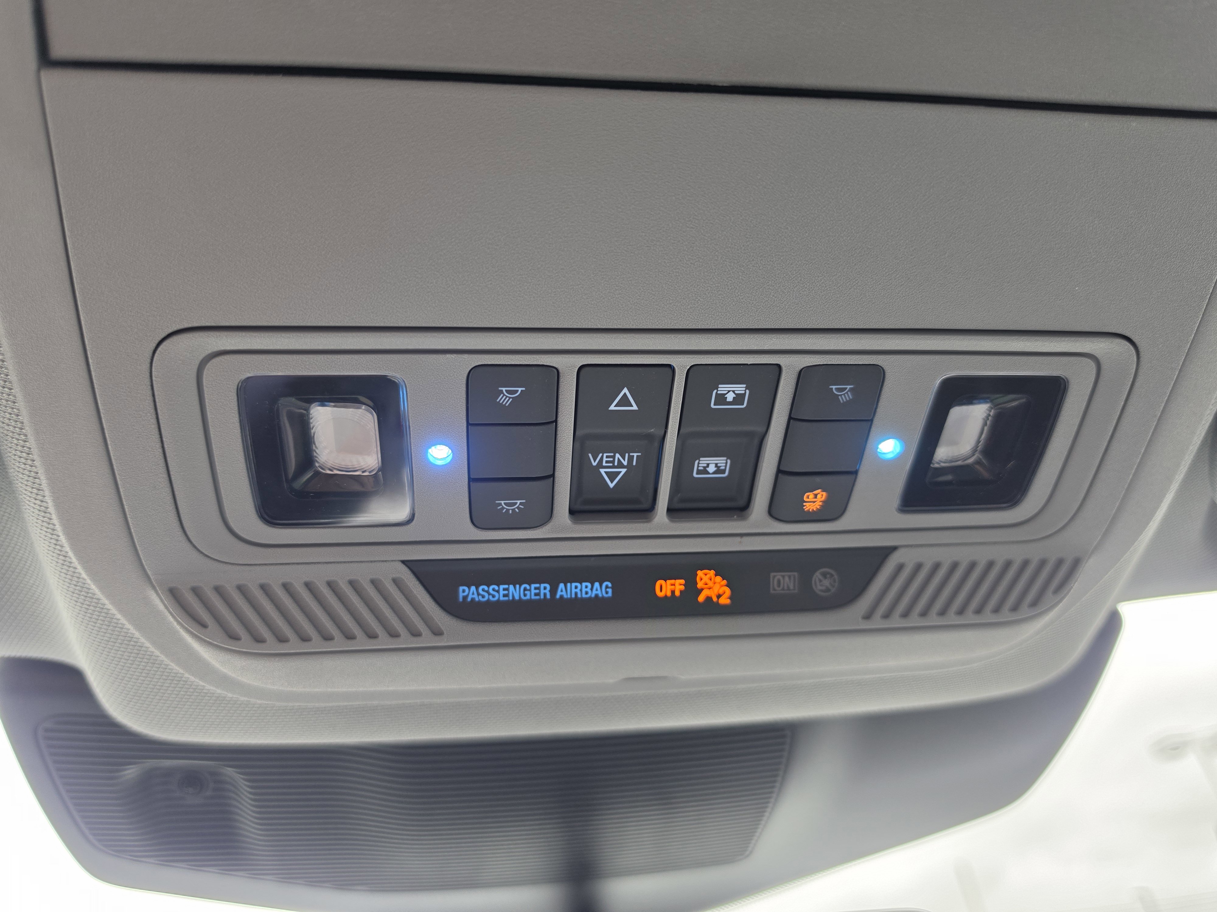Used 2022 Ford Explorer XLT w/ Equipment Group 202A AWD/4WD image 33