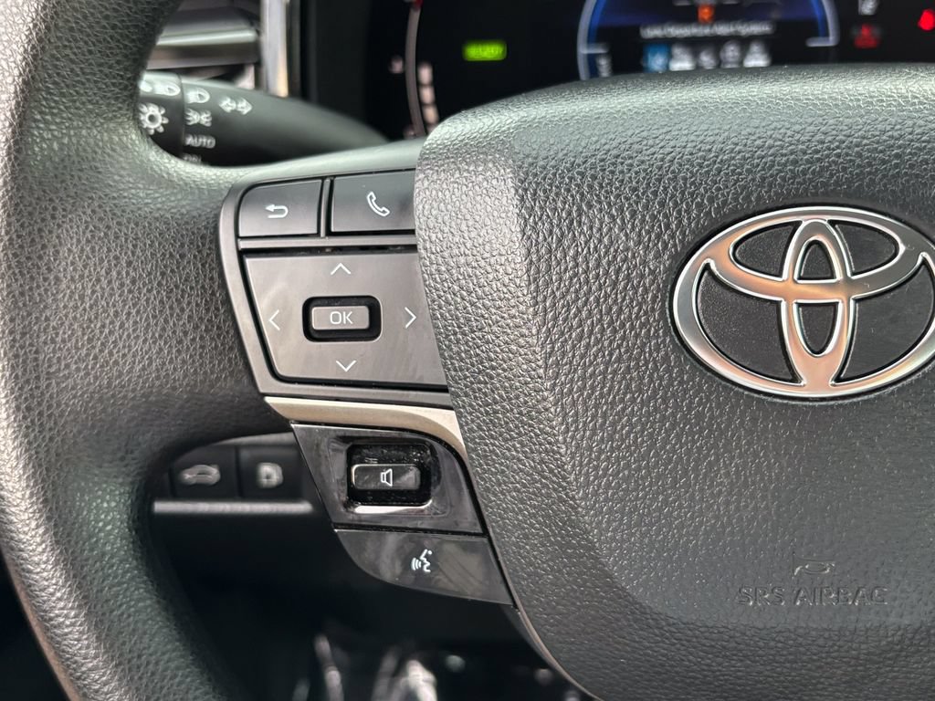 Used 2025 Toyota Camry LE FWD image 30