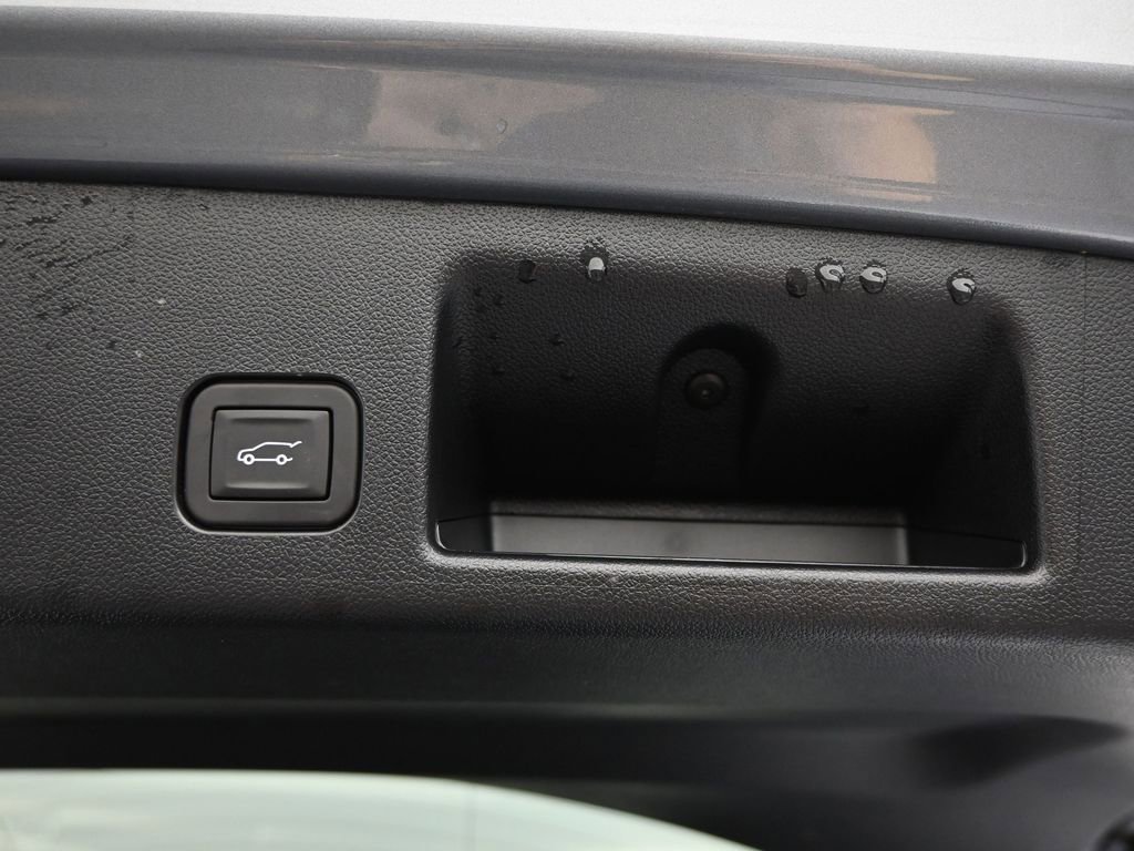 Used 2025 Chevrolet Equinox EV LT w/ Convenience Package image 40