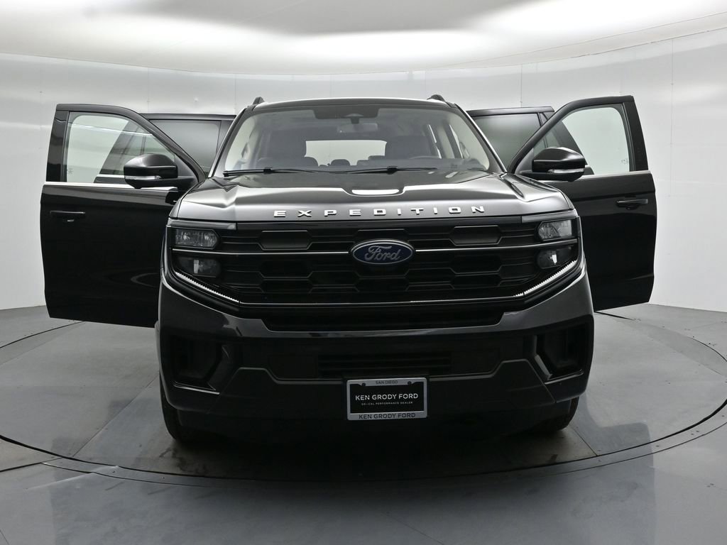 Certified 2025 Ford Expedition Max Active image 32