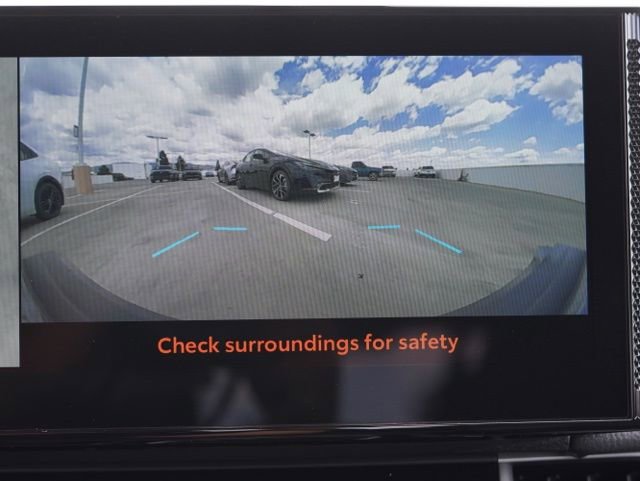 Certified 2025 Toyota Sienna Platinum image 27