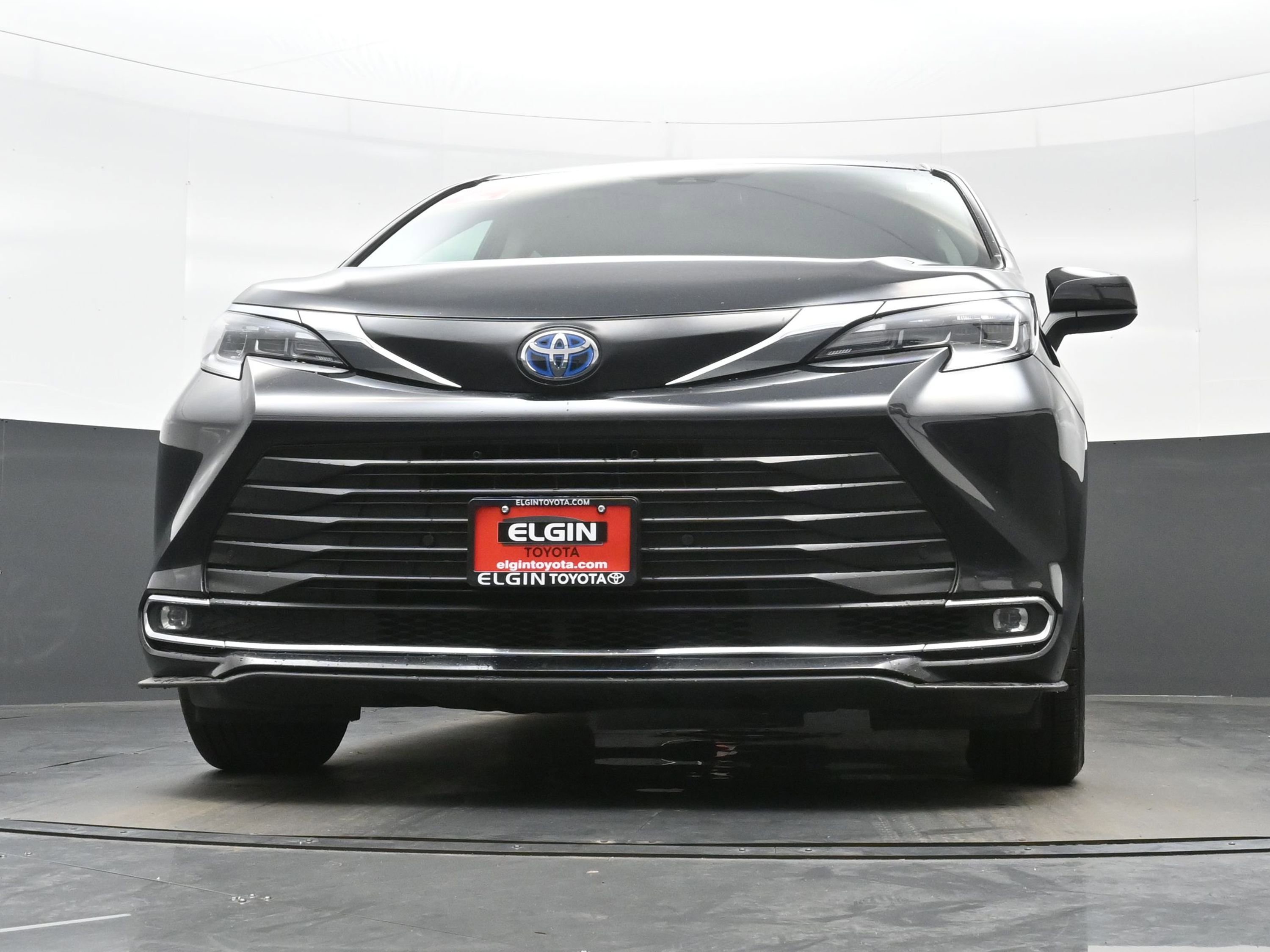 Used 2024 Toyota Sienna XLE AWD/4WD image 29