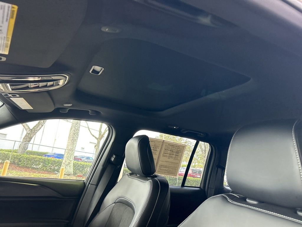 Used 2025 Jeep Grand Cherokee Altitude RWD image 17