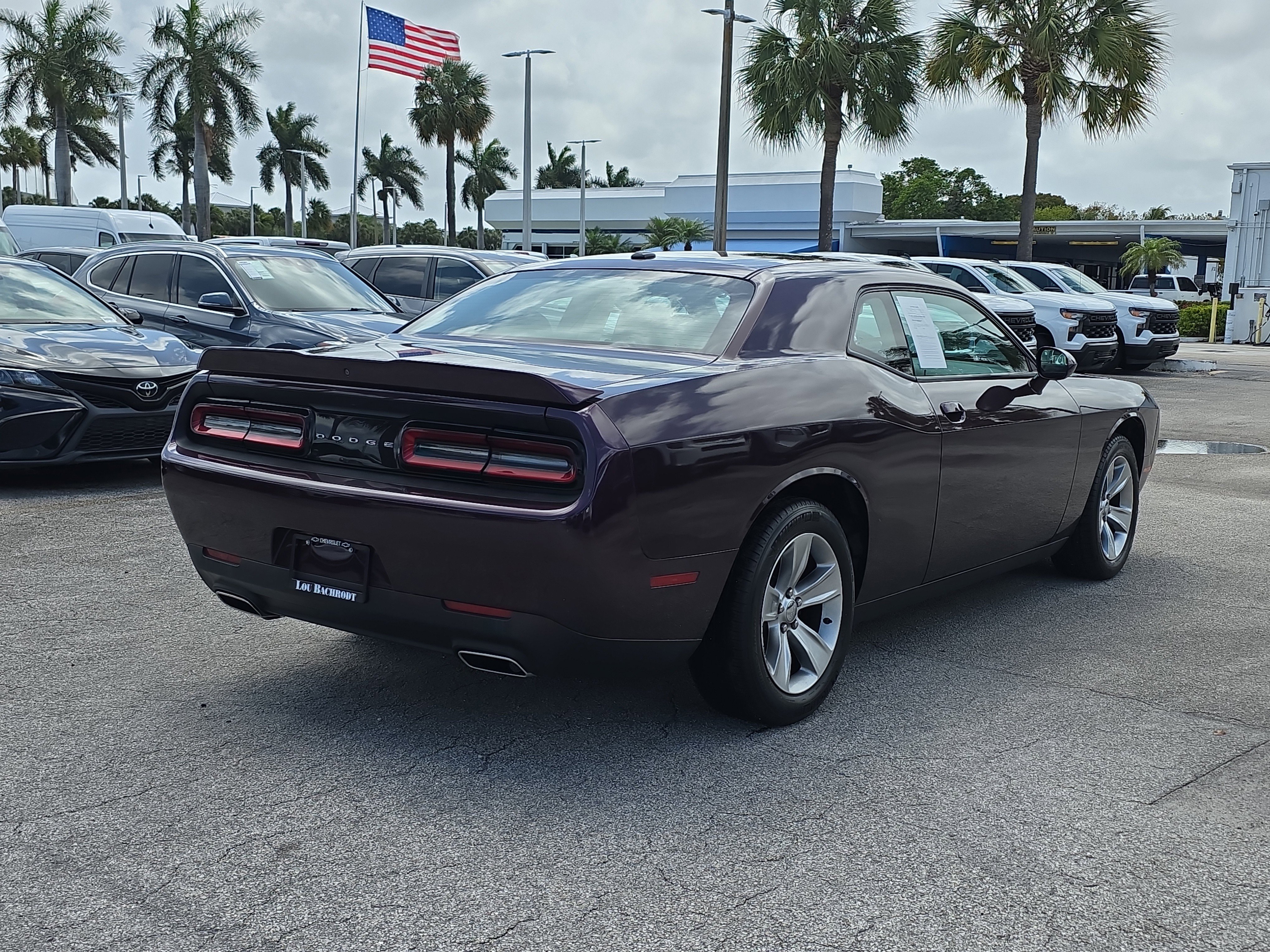 Used 2020 Dodge Challenger SXT image 7
