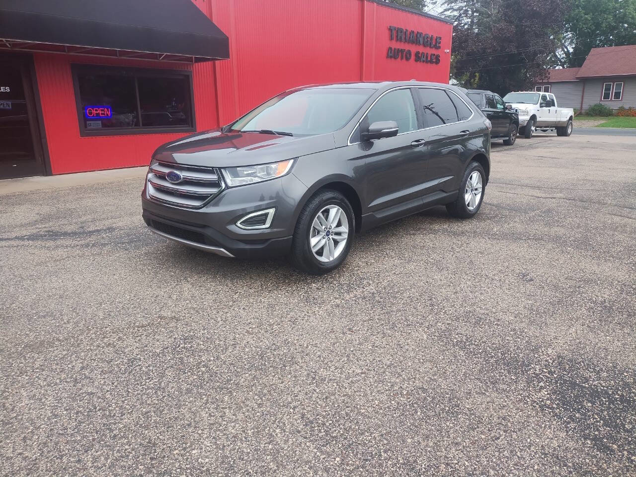 Used 2018 Ford Edge SEL w/ Equipment Group 201A image 2