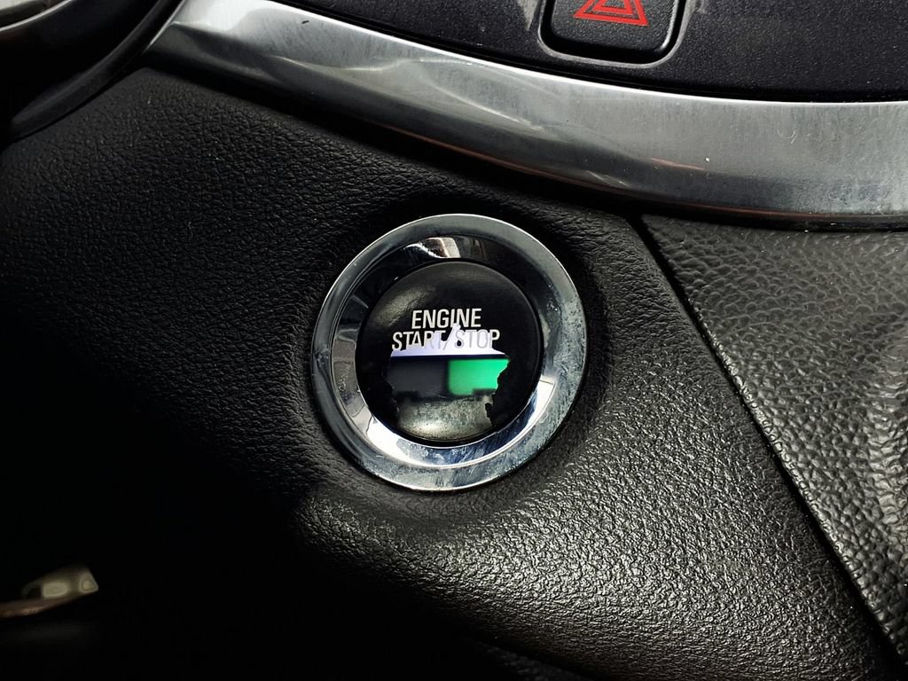 Used 2018 Chevrolet Impala LT FWD image 17