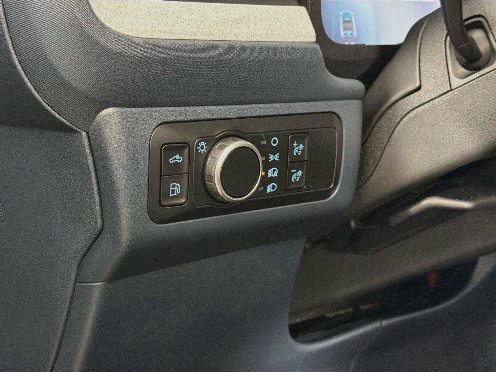 New 2026 Ford Maverick XLT w/ XLT Luxury Package FWD image 17