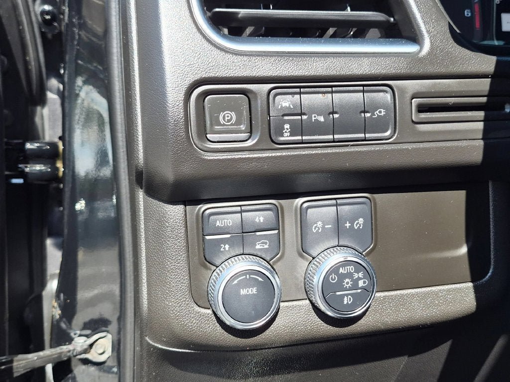 Used 2021 GMC Yukon XL SLT w/ Rear Media and Nav Package AWD/4WD image 20