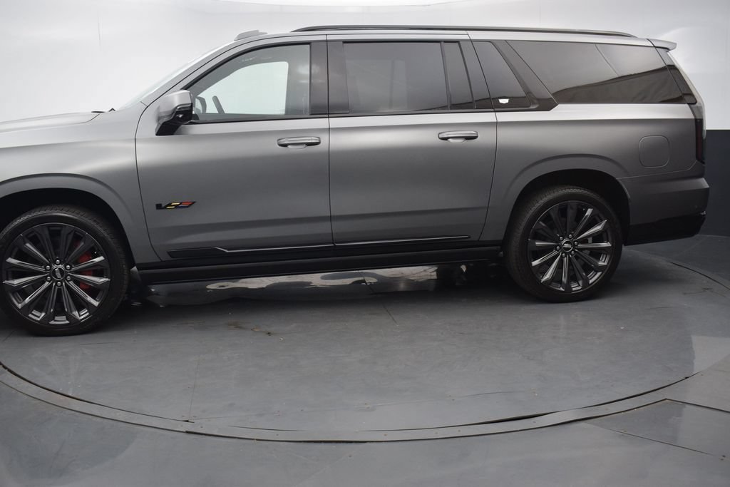 Certified 2026 Cadillac Escalade ESV V AWD/4WD image 2