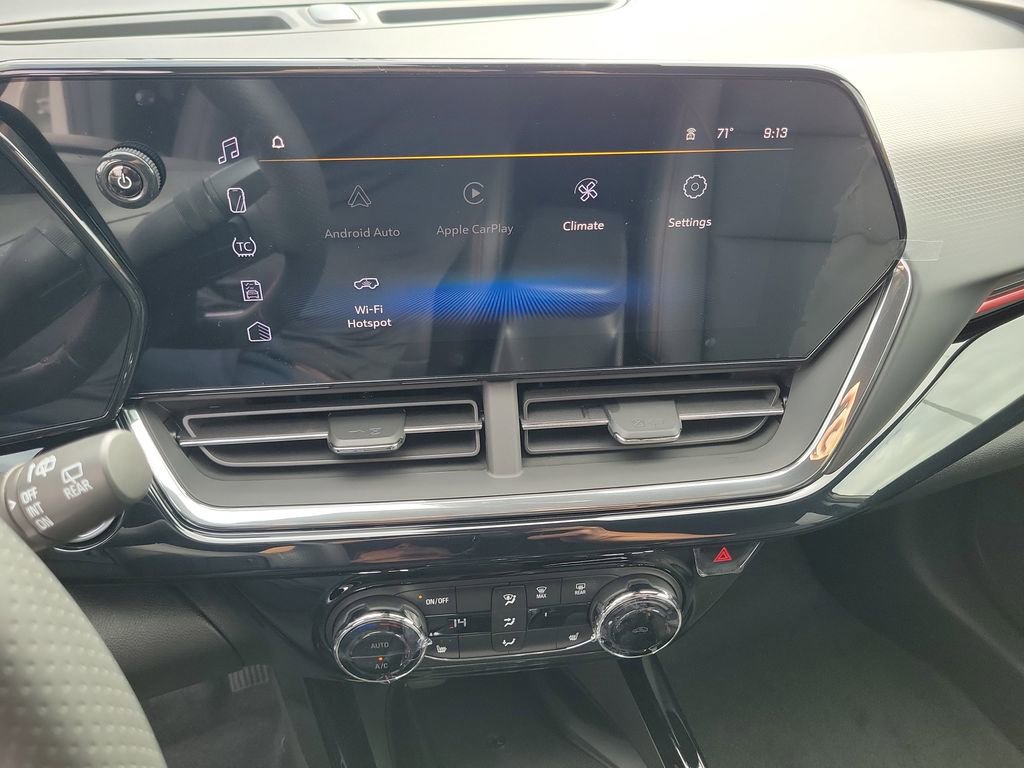 New 2026 Chevrolet Trax RS w/ Sunroof Package FWD image 7