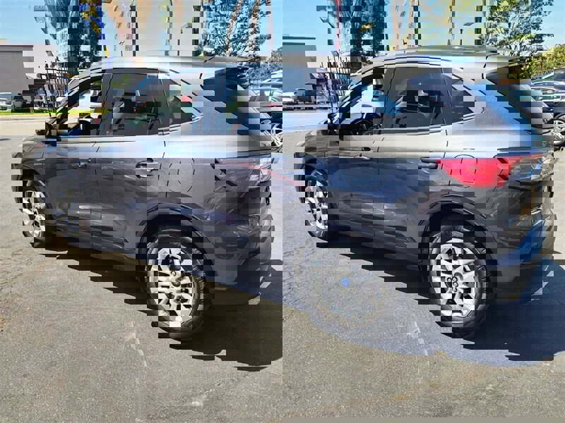 Used 2020 Ford Escape SE image 13
