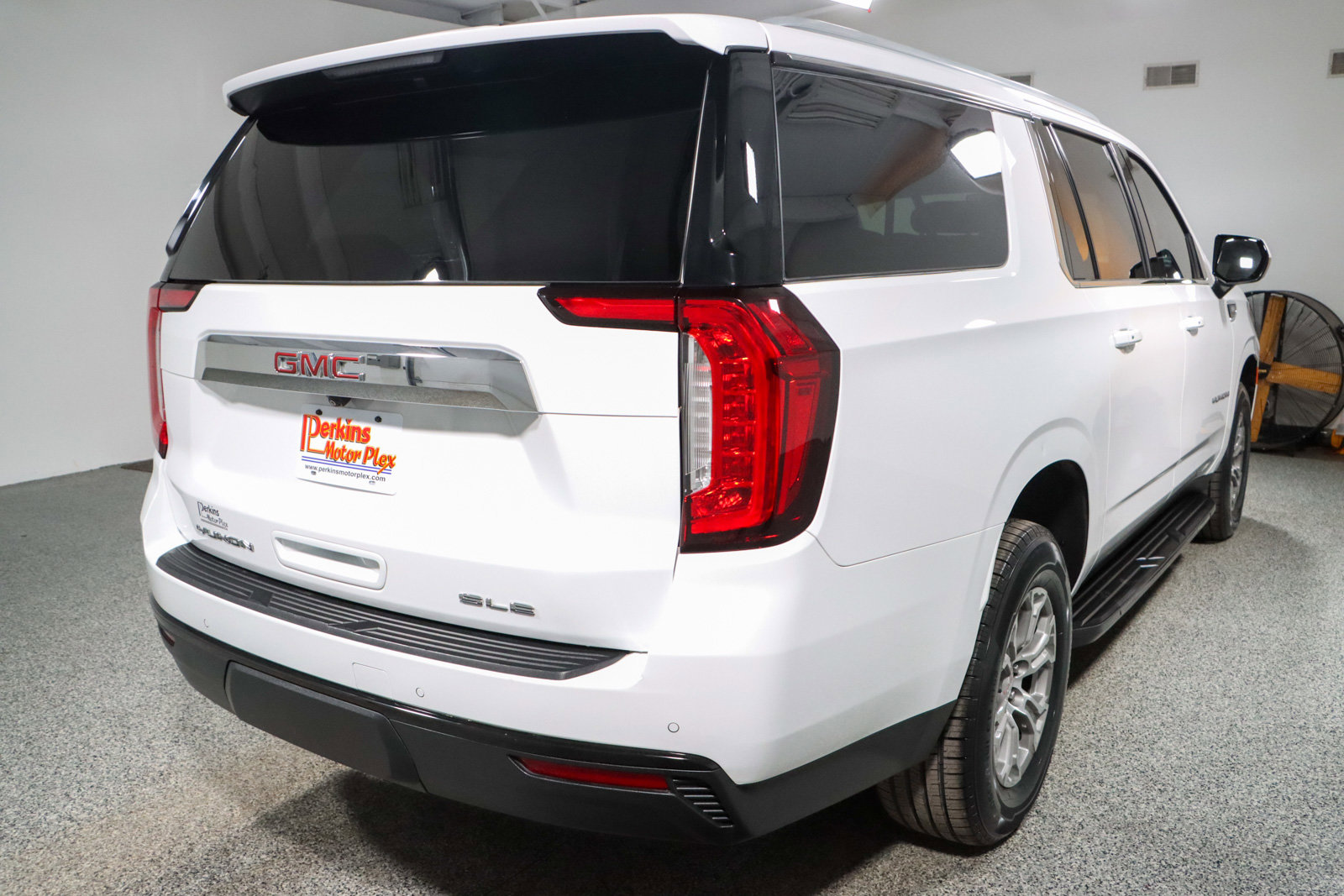 Used 2022 GMC Yukon XL SLE image 7