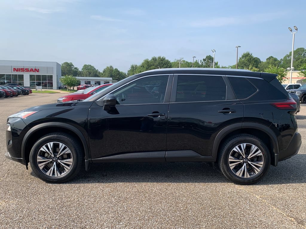 Used 2023 Nissan Rogue SV w/ SV Premium B Package FWD image 5