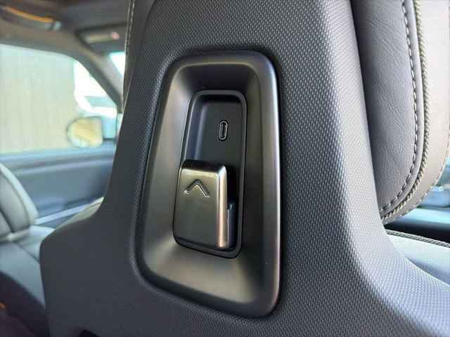 Used 2025 Rivian R1T Adventure image 15