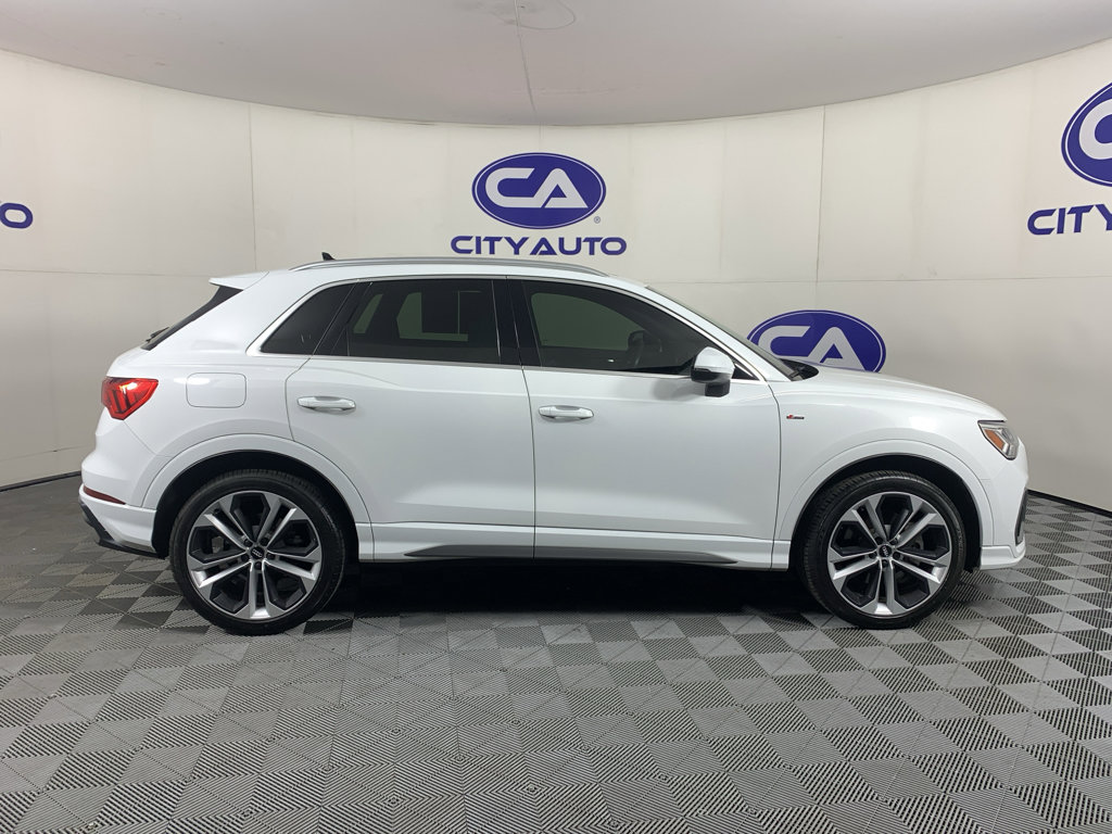 Used 2020 Audi Q3 2.0T Premium Plus AWD/4WD image 2