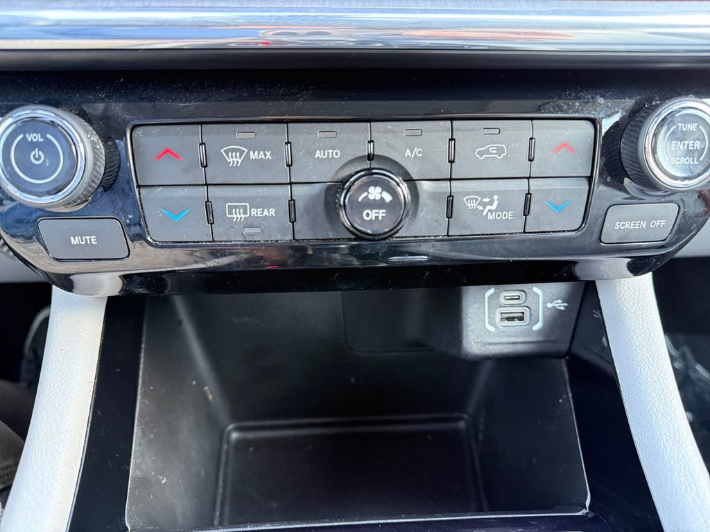 Used 2022 Jeep Compass Limited w/ Sun and Sound Group image 20