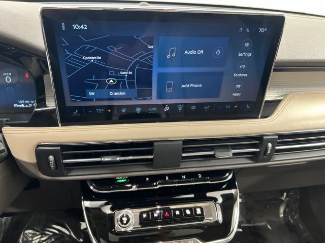 Used 2023 Lincoln Corsair AWD w/ Equipment Group 101A image 18