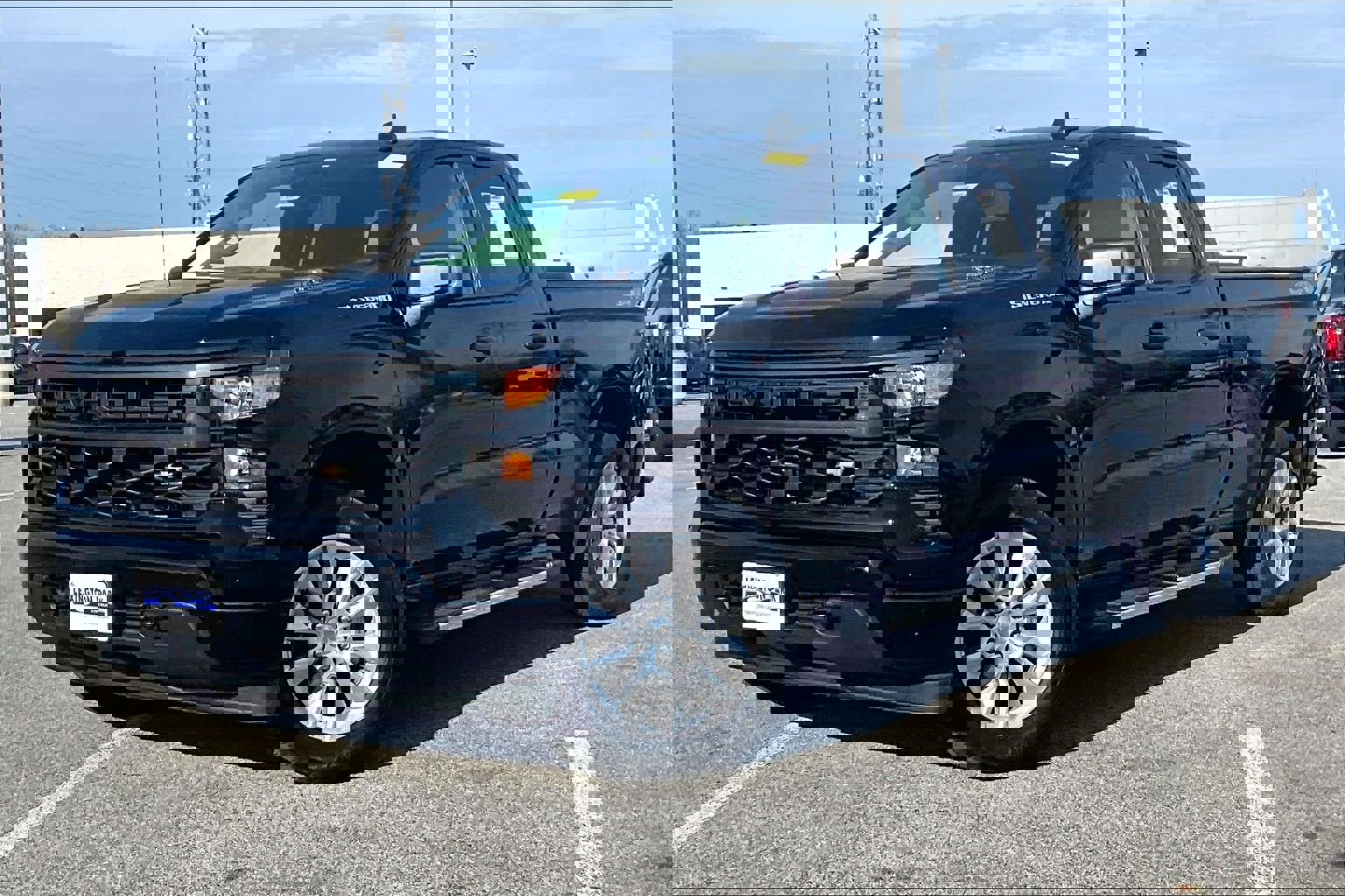 Used 2025 Chevrolet Silverado 1500 Custom image 3