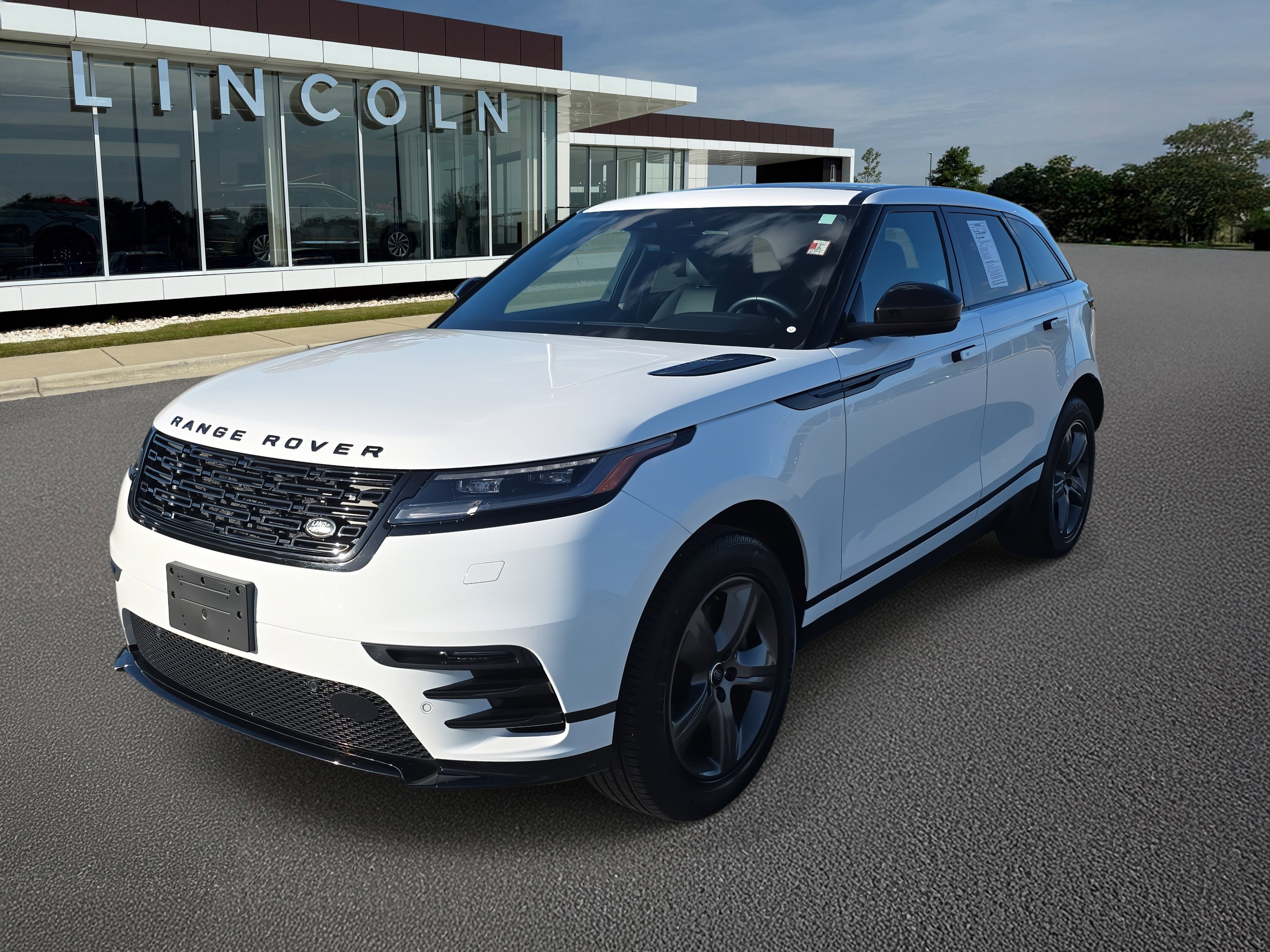 Used 2025 Land Rover Range Rover Velar Dynamic SE
