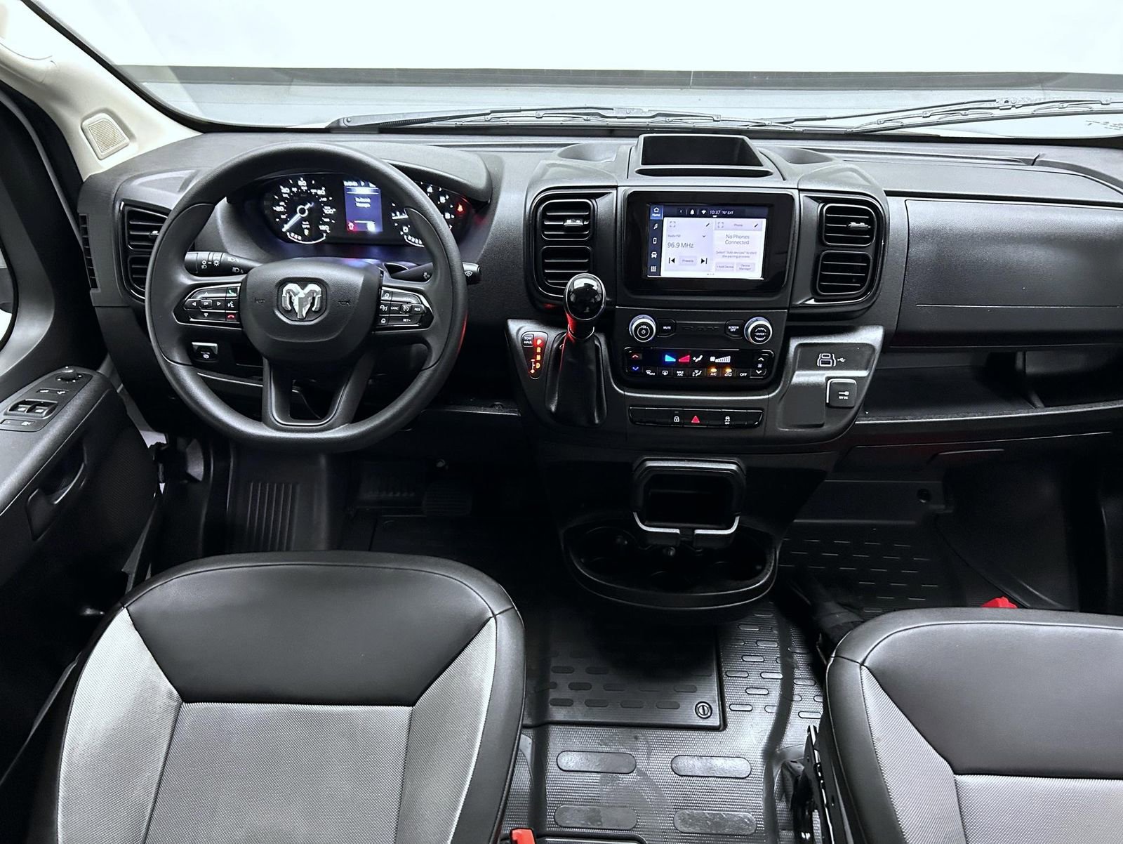 Used 2025 RAM ProMaster 2500 w/ Convenience Group FWD image 13