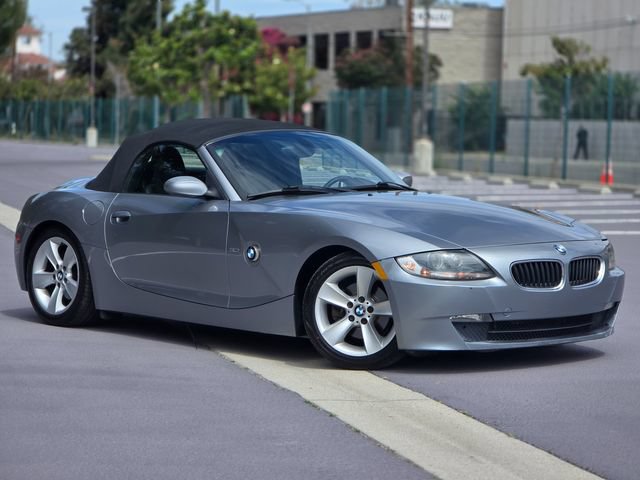 Used 2006 BMW Z4 3.0i RWD image 3